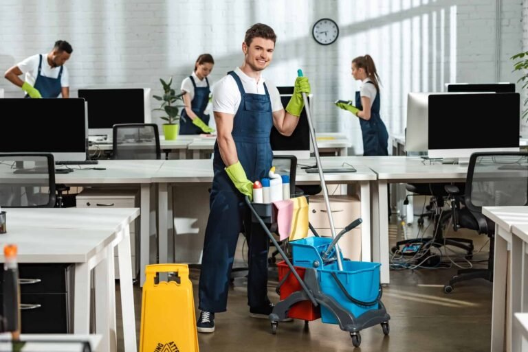 cheerful cleaner moving cart with cleaning supplies near multicultural colleagues 1 Tutti i servizi effettuati dalla nostra impresa di pulizie guardano al rispetto per l’ambiente. Prestiamo massima attenzione alla raccolta differenziata e promuoviamo il riciclo di qualunque materiale, dalla carta agli articoli indifferenziati. Utilizziamo prodotti per la pulizia efficaci e adatti a qualunque superficie, ma allo stesso tempo ecologici e accuratamente testati per ridurre al minimo l'impatto ambientale.