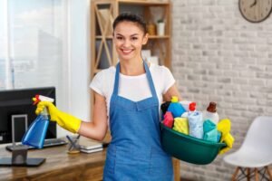 concept for home cleaning services Tutti i servizi effettuati dalla nostra impresa di pulizie guardano al rispetto per l’ambiente. Prestiamo massima attenzione alla raccolta differenziata e promuoviamo il riciclo di qualunque materiale, dalla carta agli articoli indifferenziati. Utilizziamo prodotti per la pulizia efficaci e adatti a qualunque superficie, ma allo stesso tempo ecologici e accuratamente testati per ridurre al minimo l'impatto ambientale.